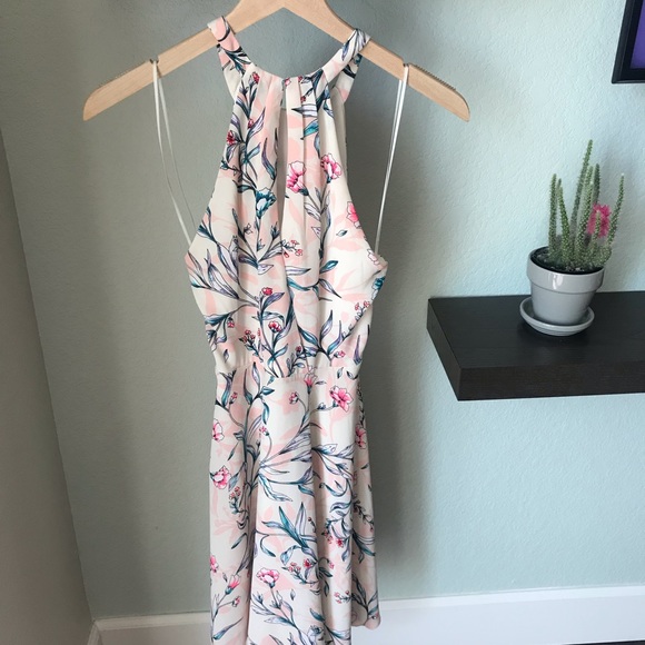 Express Floral Halter Dress 🌸 - Picture 3 of 4